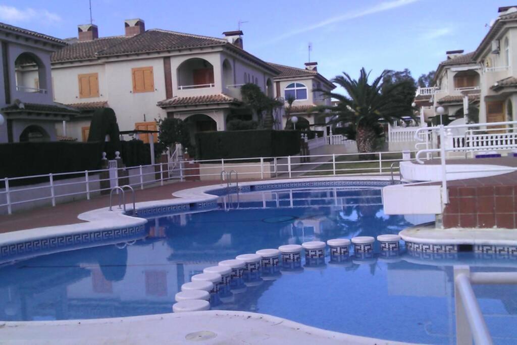La Casa De La Palmera Appartement Torrevieja Buitenkant foto