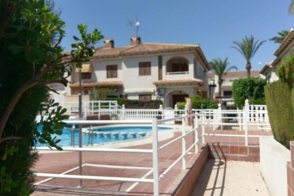 La Casa De La Palmera Appartement Torrevieja Buitenkant foto